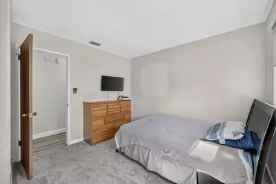 8980 Canberra Dr, Sacramento, CA 95826 - Photo 32