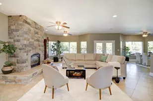 2761 Creekside Ln, Sacramento, CA 95821 - Photo 12