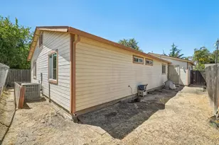 2020 E 5th St, Stockton, CA 95206 - Photo 18
