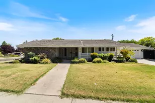 8 W Robinhood Dr, Stockton, CA 95207 - Photo 2