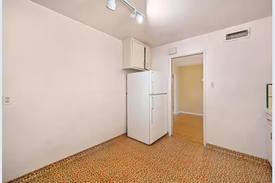 1701 Daphne Avenue, Sacramento, CA 95815 - Photo 14