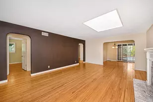 1701 Daphne Ave, Sacramento, CA 95815 - Photo 6