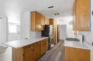 958 E Yorkshire Dr, Stockton, CA 95207 - Photo 10