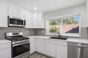 7300 Saltgrass Way, Elk Grove, CA 95758 - Photo 16