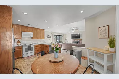 1072 W Eleanor Lane, Manteca, CA 95337 - Photo 10