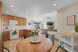 1072 W Eleanor Ln, Manteca, CA 95337 - Photo 10