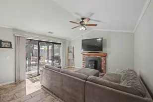 1072 W Eleanor Ln, Manteca, CA 95337 - Photo 16