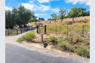 10517 Olive Road, Oakdale, CA 95361 - Photo 2