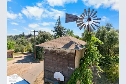 10517 Olive Road, Oakdale, CA 95361 - Photo 32