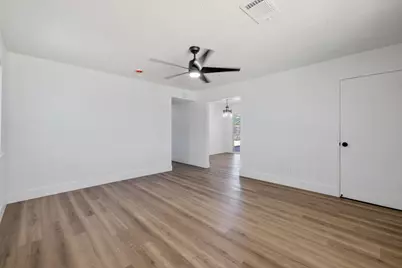 587 Sunset Street, Kingsburg, CA 93631 - Photo 6