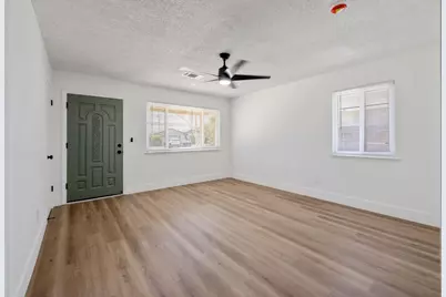 587 Sunset Street, Kingsburg, CA 93631 - Photo 8