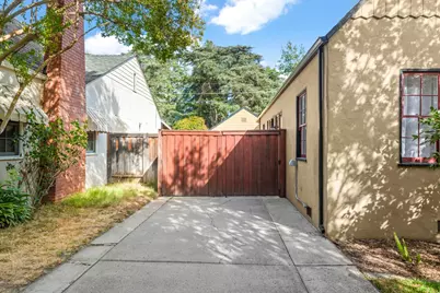 1617 42nd Street, Sacramento, CA 95819 - Photo 36