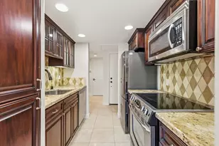 2418 Larkspur Ln, Sacramento, CA 95825 - Photo 4
