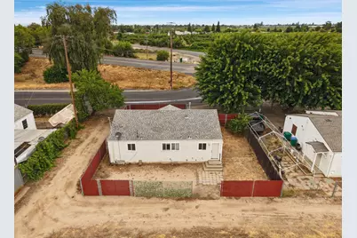 4614 E Armstrong Road, Lodi, CA 95240 - Photo 10
