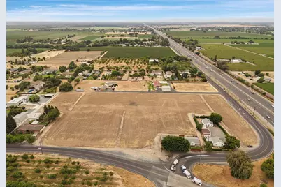 4614 E Armstrong Road, Lodi, CA 95240 - Photo 2