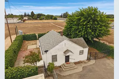 4614 E Armstrong Road, Lodi, CA 95240 - Photo 16