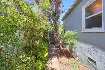 5717 8th Avenue, Sacramento, CA 95820 - Photo 44