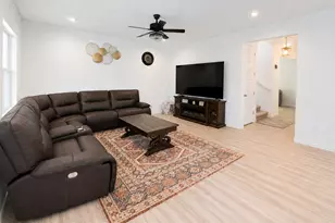 10024 Mont Blanc Ln, Stockton, CA 95219 - Photo 8