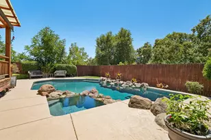 9762 Parktree Way, Elk Grove, CA 95624 - Photo 32