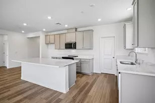 2604 Redtail Hawk Rd, Modesto, CA 95357 - Photo 10