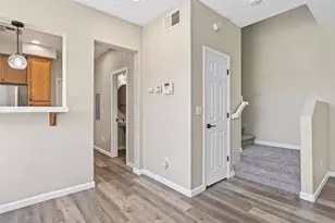 8492 Crystal Walk Cir, Elk Grove, CA 95758 - Photo 10