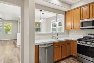 8492 Crystal Walk Cir, Elk Grove, CA 95758 - Photo 14