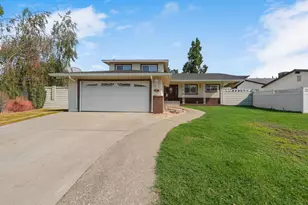 924 Alpine Ave, Manteca, CA 95336 - Photo 1