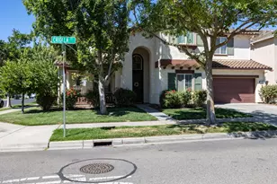 546 Criolla Ct, Oakdale, CA 95361 - Photo 2