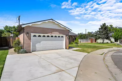 914 Valencia Drive, Los Banos, CA 93635 - Photo 2