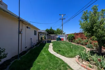 1652 E Regal Street, Stockton, CA 95205 - Photo 32