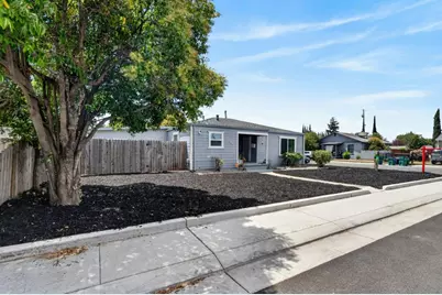 2080 Middlefield Avenue, Stockton, CA 95204 - Photo 2