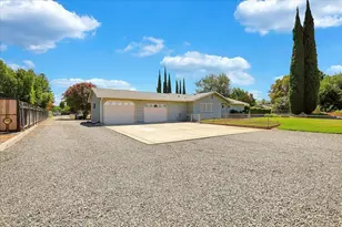 2158 Holcomb Ave, Yuba City, CA 95993 - Photo 2