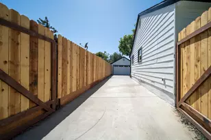 405 Santa Barbara Ave, Modesto, CA 95354 - Photo 18