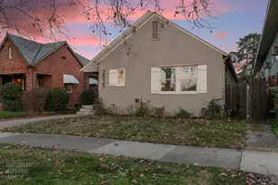 2625 27th St, Sacramento, CA 95818 - Photo 2