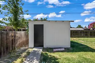 830 Windsor Dr, Lodi, CA 95240 - Photo 24