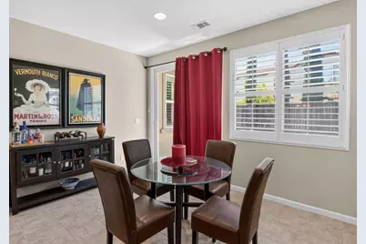 9884 Bluefin Way, Elk Grove, CA 95757 - Photo 10