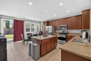 9884 Bluefin Way, Elk Grove, CA 95757 - Photo 8