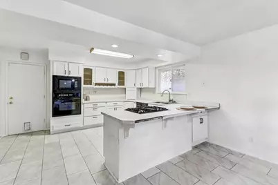8046 Grandstaff Drive, Sacramento, CA 95823 - Photo 14