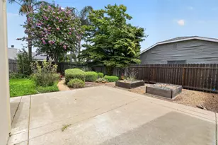1439 Willow Springs Dr, Woodland, CA 95776 - Photo 32