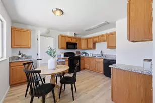 9654 Jan Marie Way, Elk Grove, CA 95624 - Photo 4