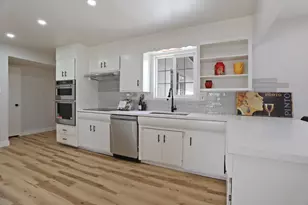 8734 Hermosa Ct, Stockton, CA 95210 - Photo 10