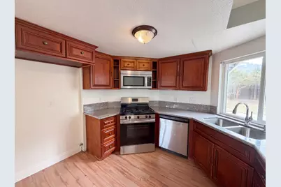 7804 McClintock Way, Sacramento, CA 95828 - Photo 8