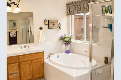 1582 Queensland Avenue, Manteca, CA 95337 - Photo 8