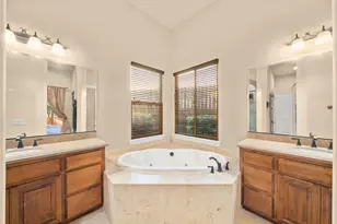 8095 Village Estates Ln, Fair Oaks, CA 95628 - Photo 24