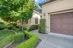 8095 Village Estates Ln, Fair Oaks, CA 95628 - Photo 8