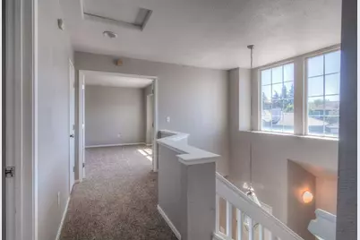 6871 Newport Cove Way, Sacramento, CA 95823 - Photo 12