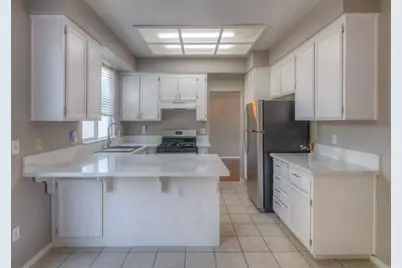 6871 Newport Cove Way, Sacramento, CA 95823 - Photo 6