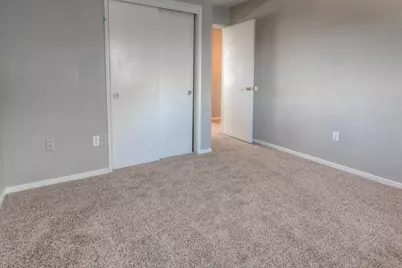 6871 Newport Cove Way, Sacramento, CA 95823 - Photo 18