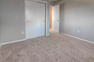 6871 Newport Cove Way, Sacramento, CA 95823 - Photo 18