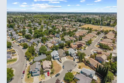 7 Windbrook Court, Sacramento, CA 95823 - Photo 32